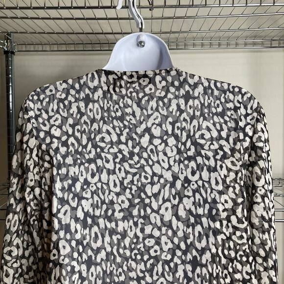 Tahari Women’s Gray‎ Cheetah Print Faux Wrap Top Size XL Maximalist Opulent Glam - Picture 8 of 9